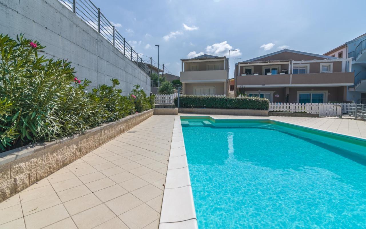Villetta Federico Climatizzata Con Giardino Privato Viddalba Exterior photo